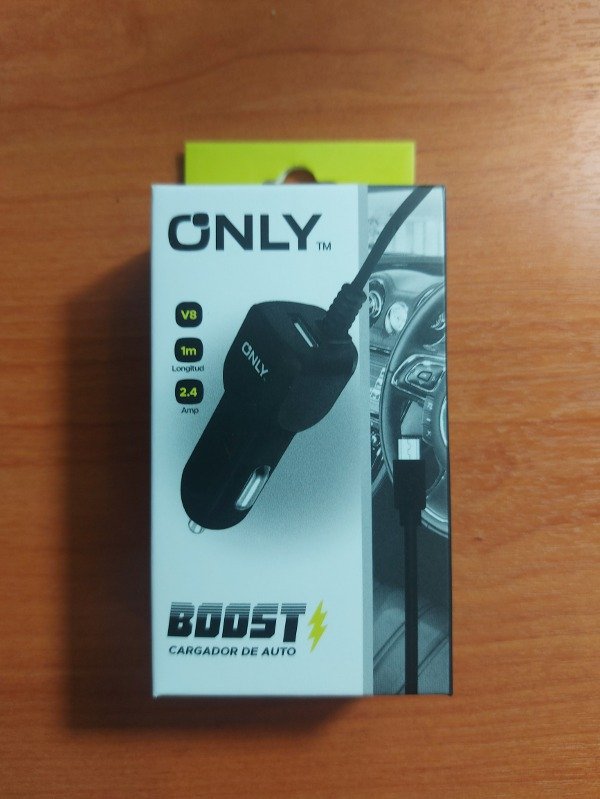 Producto - Cargador v.8 para auto negro economico