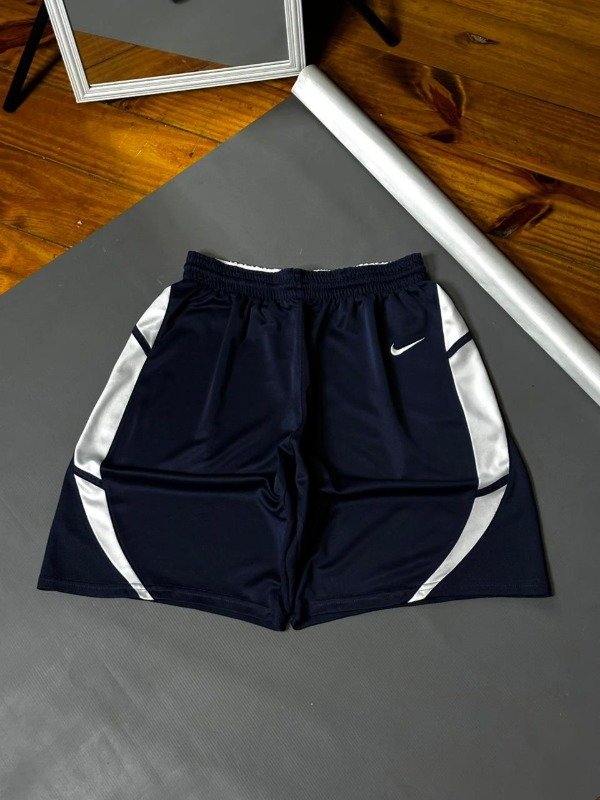 Producto - NIKE SWOOSH VTG SHORT (M)