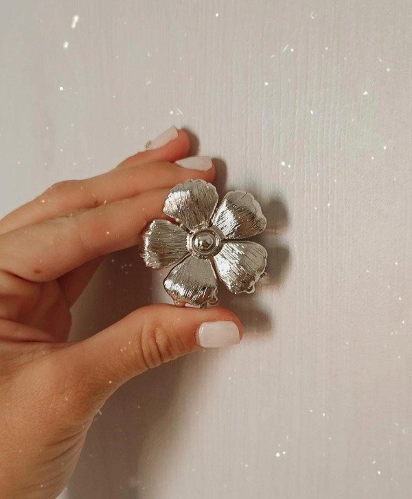 Producto - Broche Flor Plateada