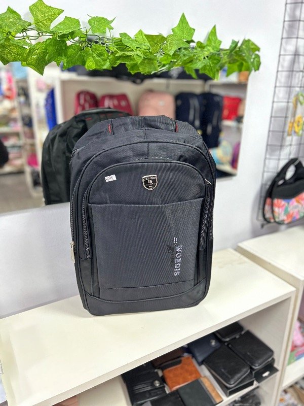Producto - Mochila negra grande reforzada