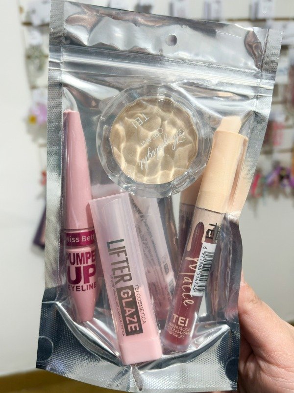 Producto - COMBO DE MAQUILLAJE 1
