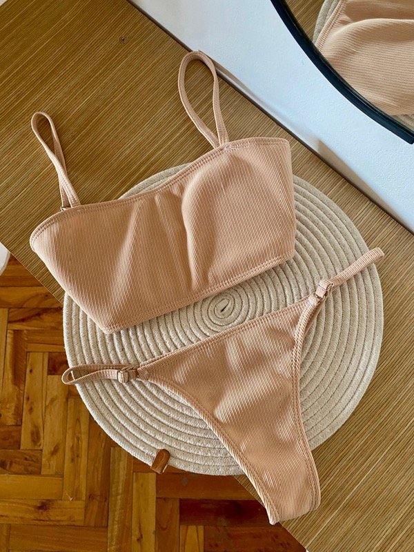 Producto - Bikini  texturada bando beig
