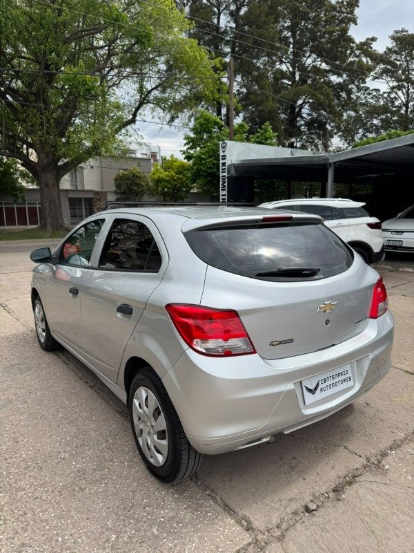 Producto - Chevrolet Onix 1.4 LT MT 2016 - 7