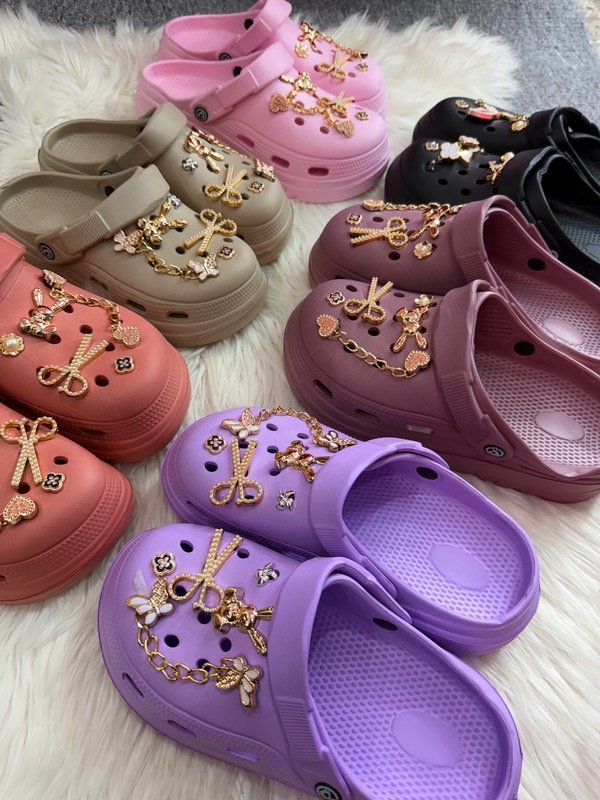 Producto - Crocs goma