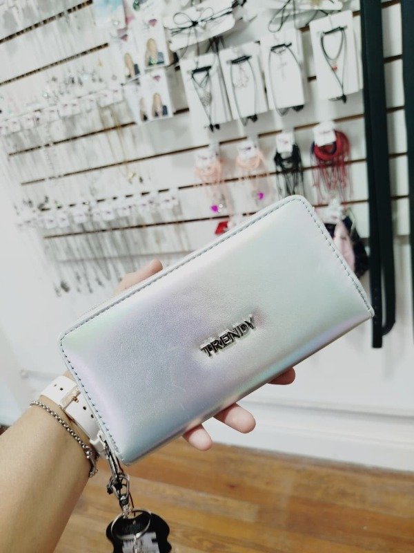 Producto - Billetera Trendy holo plateada