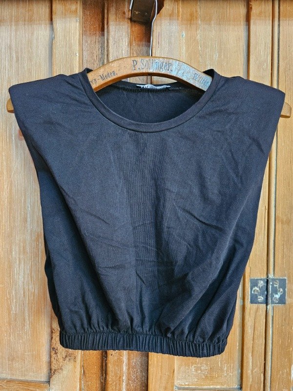 Producto - Musculosa Zara Negra t.S