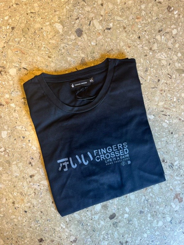 Producto - Remera tokio negra