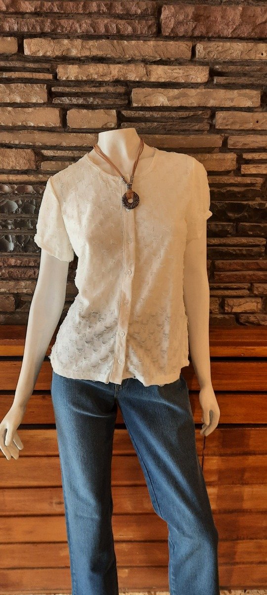 Producto - Remera con botones - 2