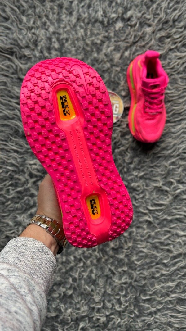 Producto - AIR MAX VOMERO HYPER PINK - 4