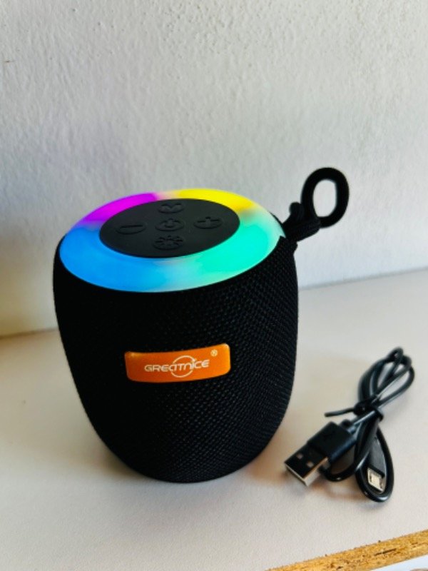 Producto - Parlante Bluetooth con luces (+ colores)