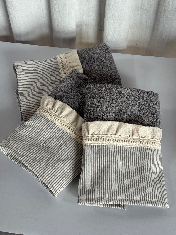 Producto - Toalla de mano con voladito - 1