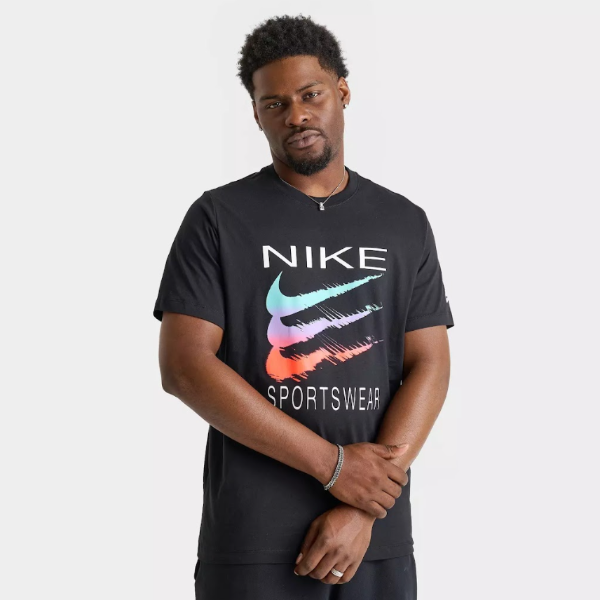 Producto - Men's Nike Sportswear Triple Swoosh T-Shirt