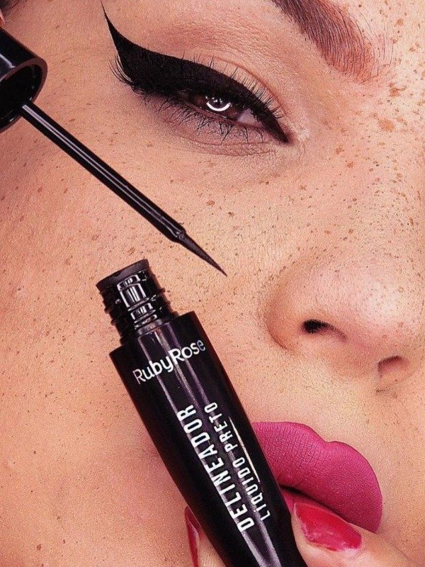 Producto - Delineador Liquido Punta Ultrafina RUBY ROSE (waterproof)