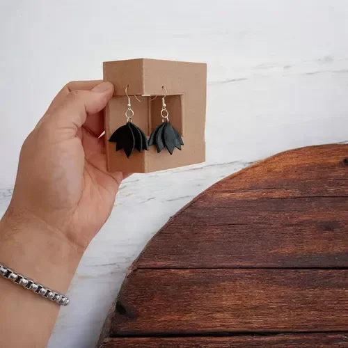 Producto - Aritos de cuero Mándala