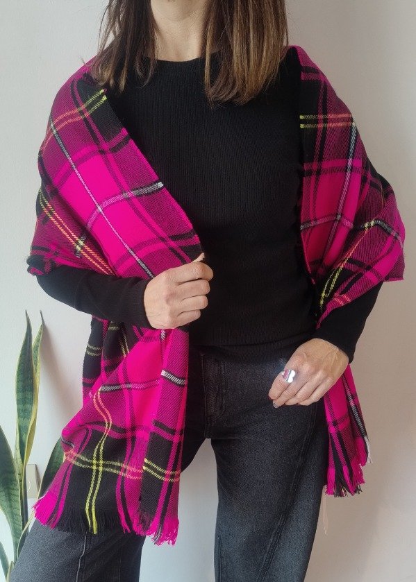 Producto - Ruana ESCOCESA FUCSIA