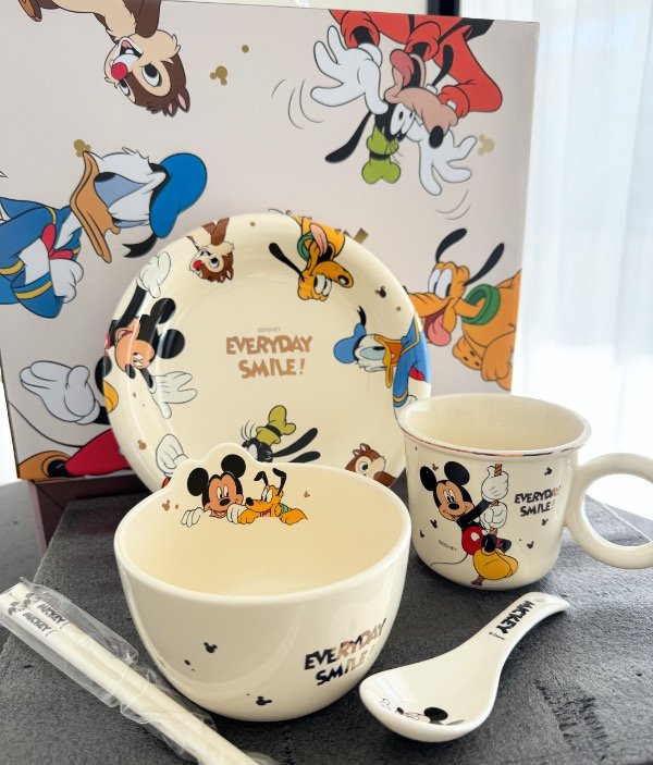 Producto - Set de vajilla con caja de regalo Original Disney