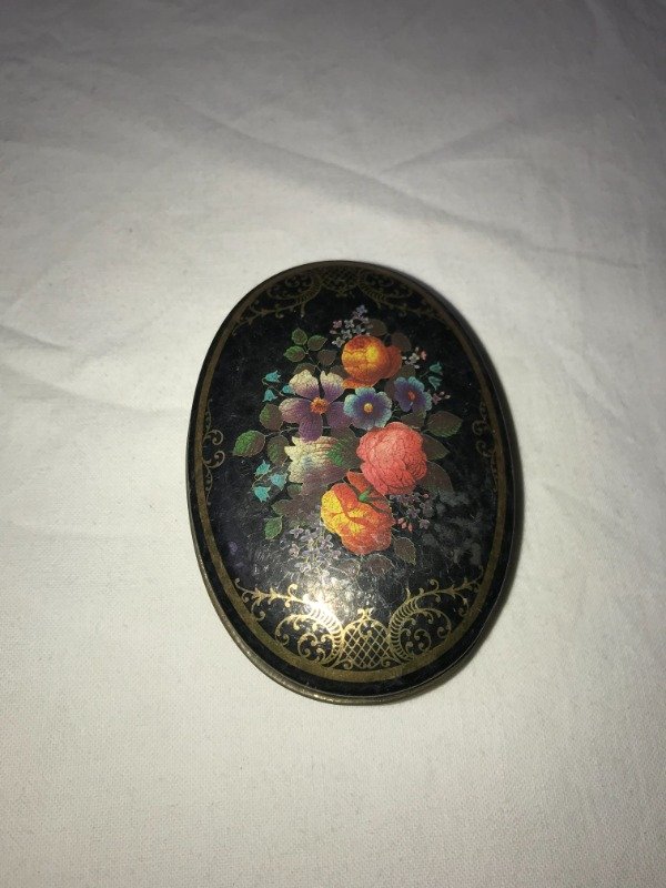 Producto - Vintage made in England FARRAH'S candy metal box.