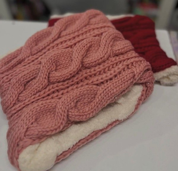 Producto - Cuellito de lana con corderito rosa viejo