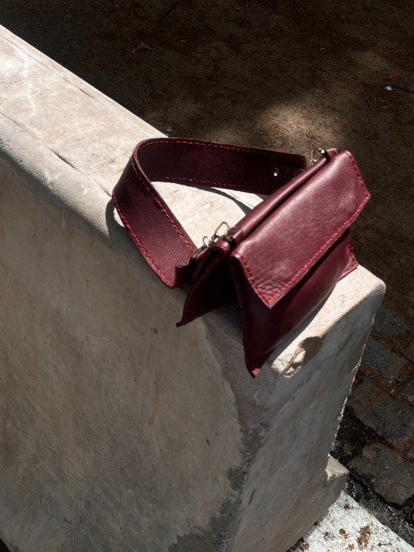 Producto - CARTERA DE CUERO DOBLE CON CORREA DESMONTABLE GINEBRA (PRE ORDER)