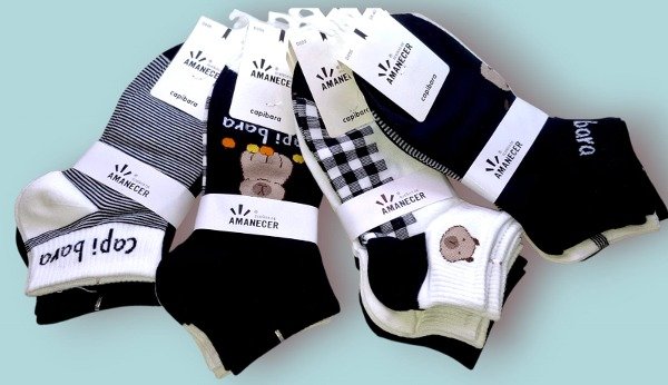 Producto - Medias media caña Capybara negro/blanco modelo al azar