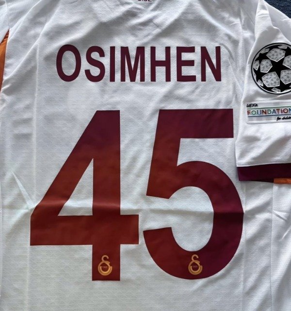 Producto - CAMISETA GALATASARAY IMPORTADA MODELO ALTERNATIVO 2025/2026 #45 OSIMHEN - 4
