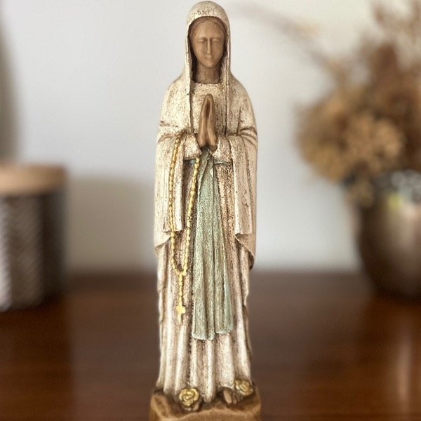 Producto - Virgen de Lourdes 19cms piedra