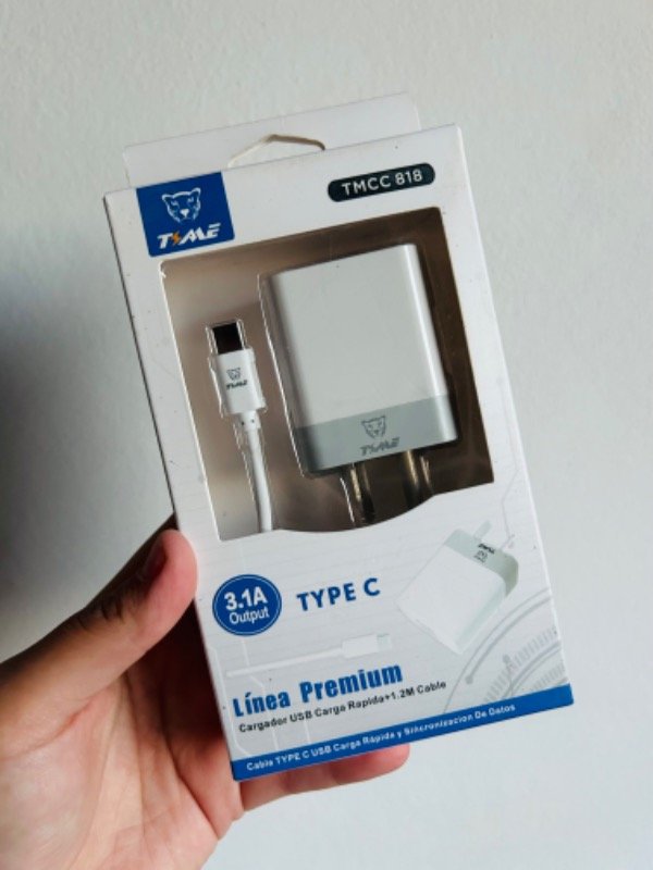 Producto - Cargador doble puerto con cable USB-Tipo C