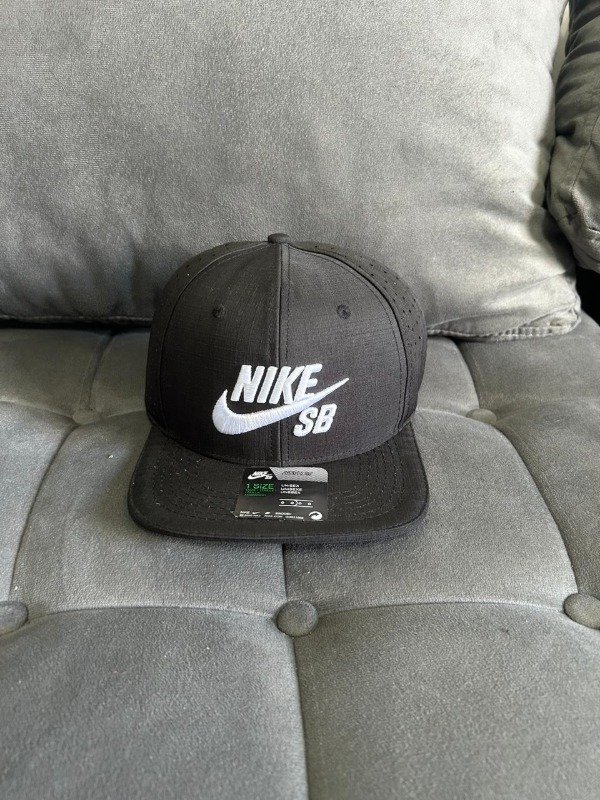 Producto - Gorra NIKE SB Plana Negra