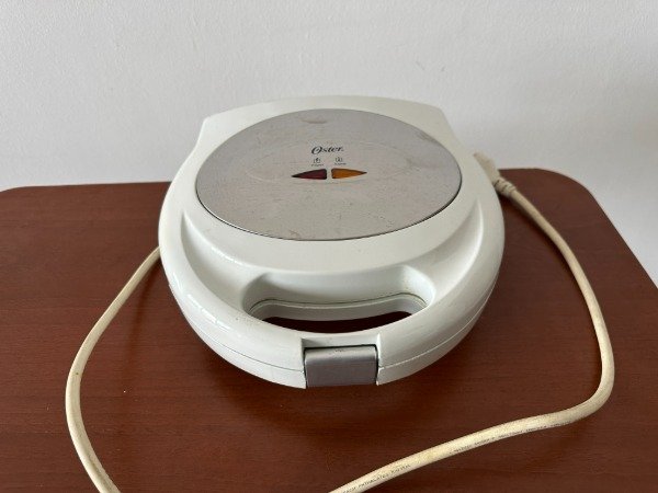Producto - SANDWICHERA ELECTRICA OSTER #11712