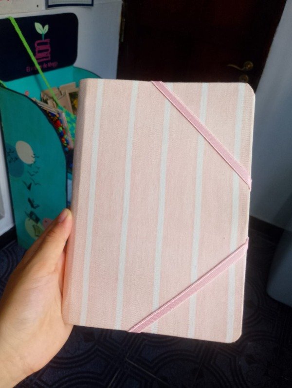 Producto - Libreta Rosa con elásticos