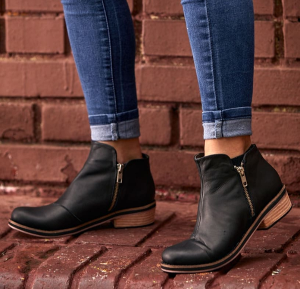 Botas \u0026 Botinetas Mujer | Moschino Botinetas bajas de cuero Elastic Band  Negro | Donni Reddington