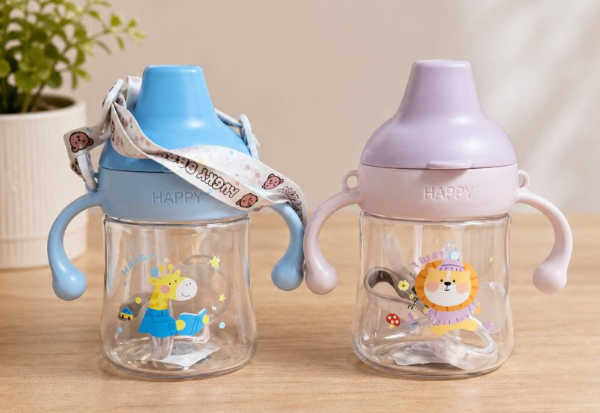 Producto - VASO CON PICO DE SILICONA O SORBETE / 2 EN 1 - CON ASAS Y CORREA