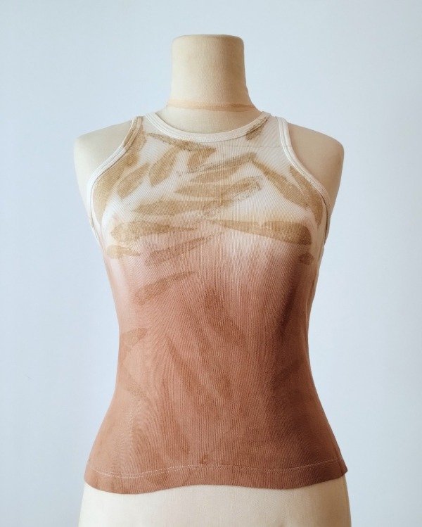 Producto - Musculosa - Estampa botánica + Teñido Ombré - Paleta Rosa