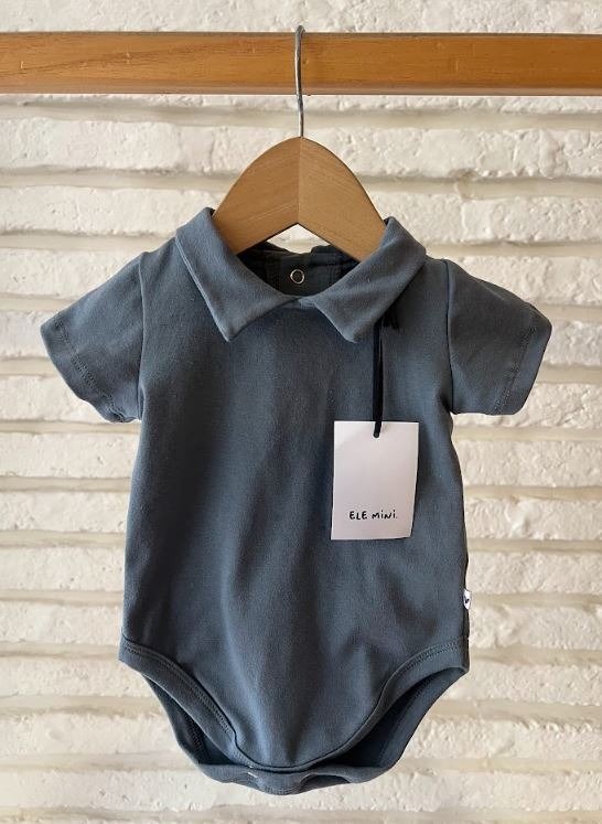 Producto - Body base cuello recto gris topo