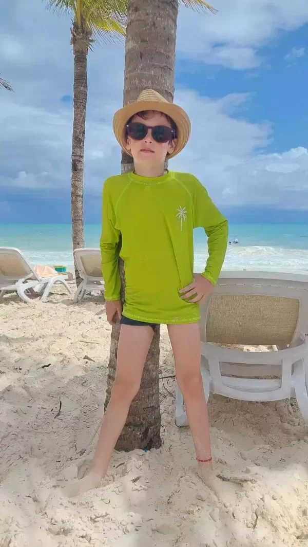 Producto - REMERA CON PROTECCION UV NIÑO - MANGAS LARGAS VERDE - ORIGAMI