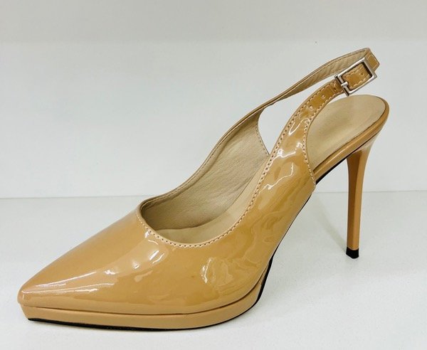 Producto - Stiletto charol beige con pulsera