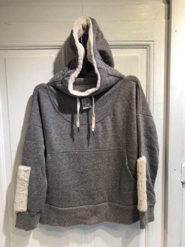 Producto - Buzo BONJOUR LULU gris algodon con piel capucha y mangas Talle 1- PRECIO: 46
