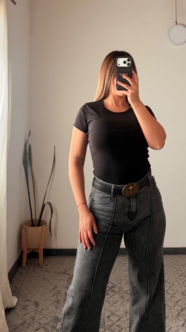 Producto - Remera basic negra - 1