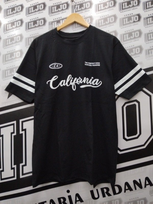 Producto - REMERA OVER ECO CALIFORNIA NEGRO