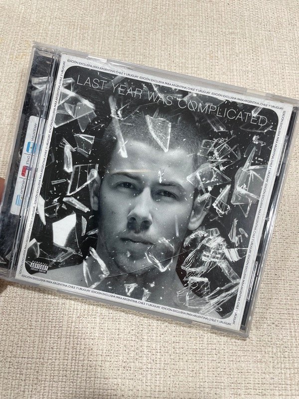 Producto - Nick Jonas last year was complicated