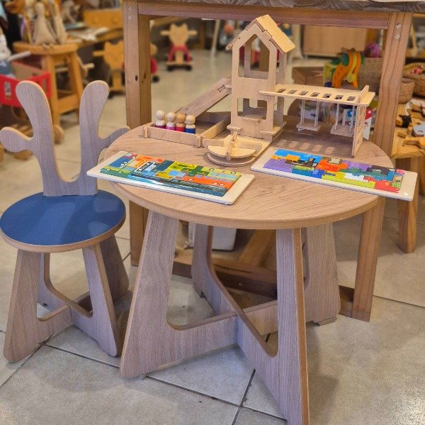 Producto - 1 Mesa y 1 silla ciervo