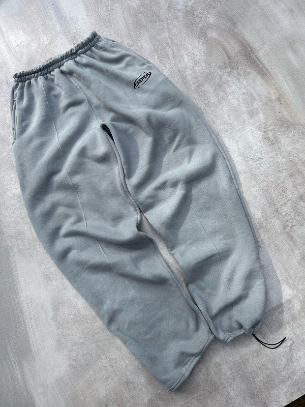 Producto - Jogging gris perla