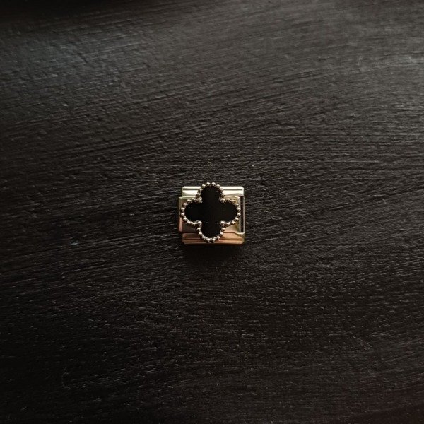 Producto - Charm Van Cleef negro plateado