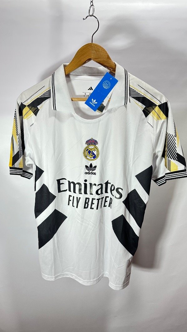 Producto - Real Madrid CF Edición Especial 2025/2026 Importada