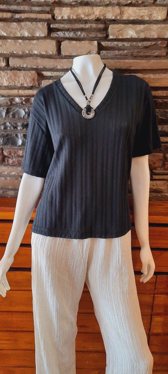 Producto - Remera tejida escote v