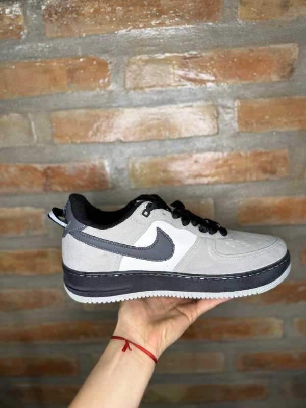 Producto - NIKE AIR FORCE HAVARD GRIS