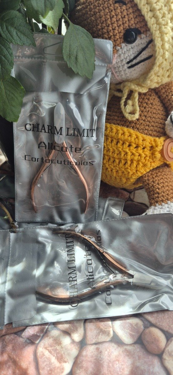 Producto - Cortacuticulas  Charm limit - 0