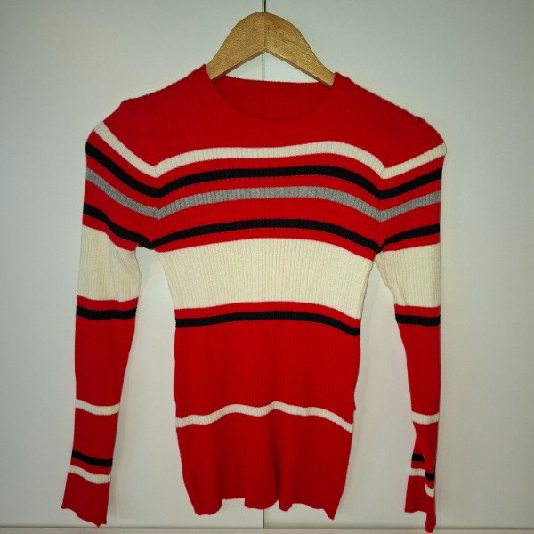 Producto - Sweater de bremer rojo rayado