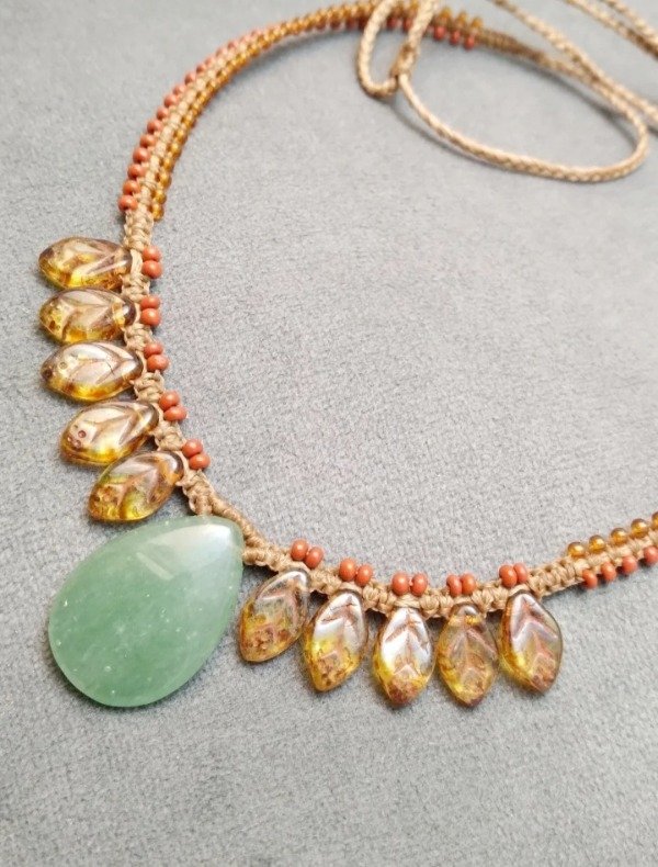 Producto - Gargantilla de hojitas y aventurina