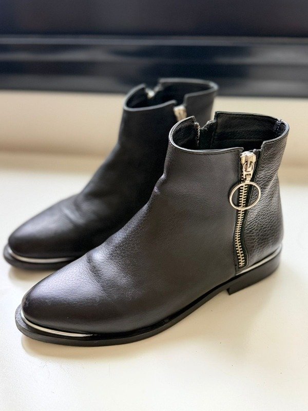 Producto - BOTA CON CIERRE TALLE 35